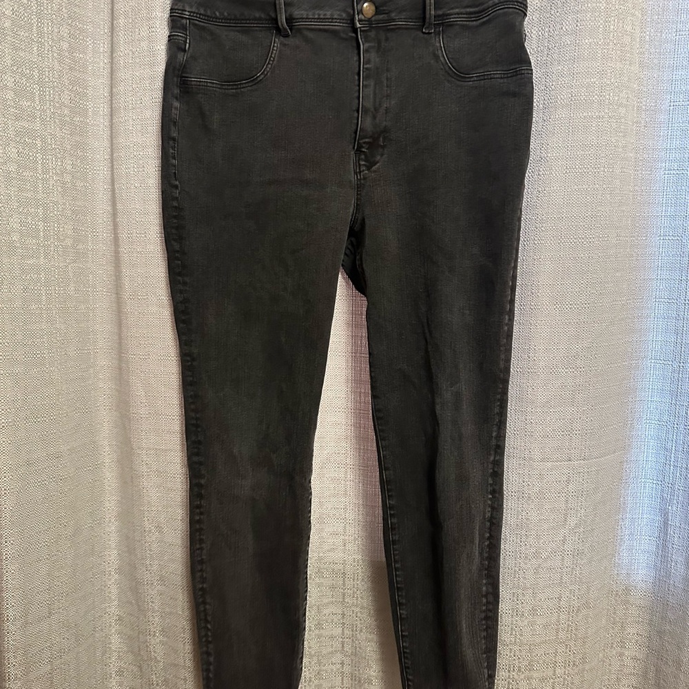 American Eagle Black super high rise skinny leggings size 14